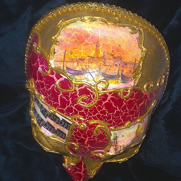 Collection mask - Picture 2 of 3